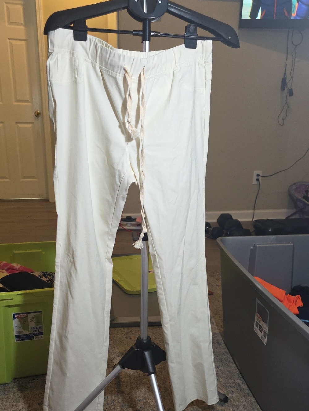 cleo Women Cream Drawstring Joggers
